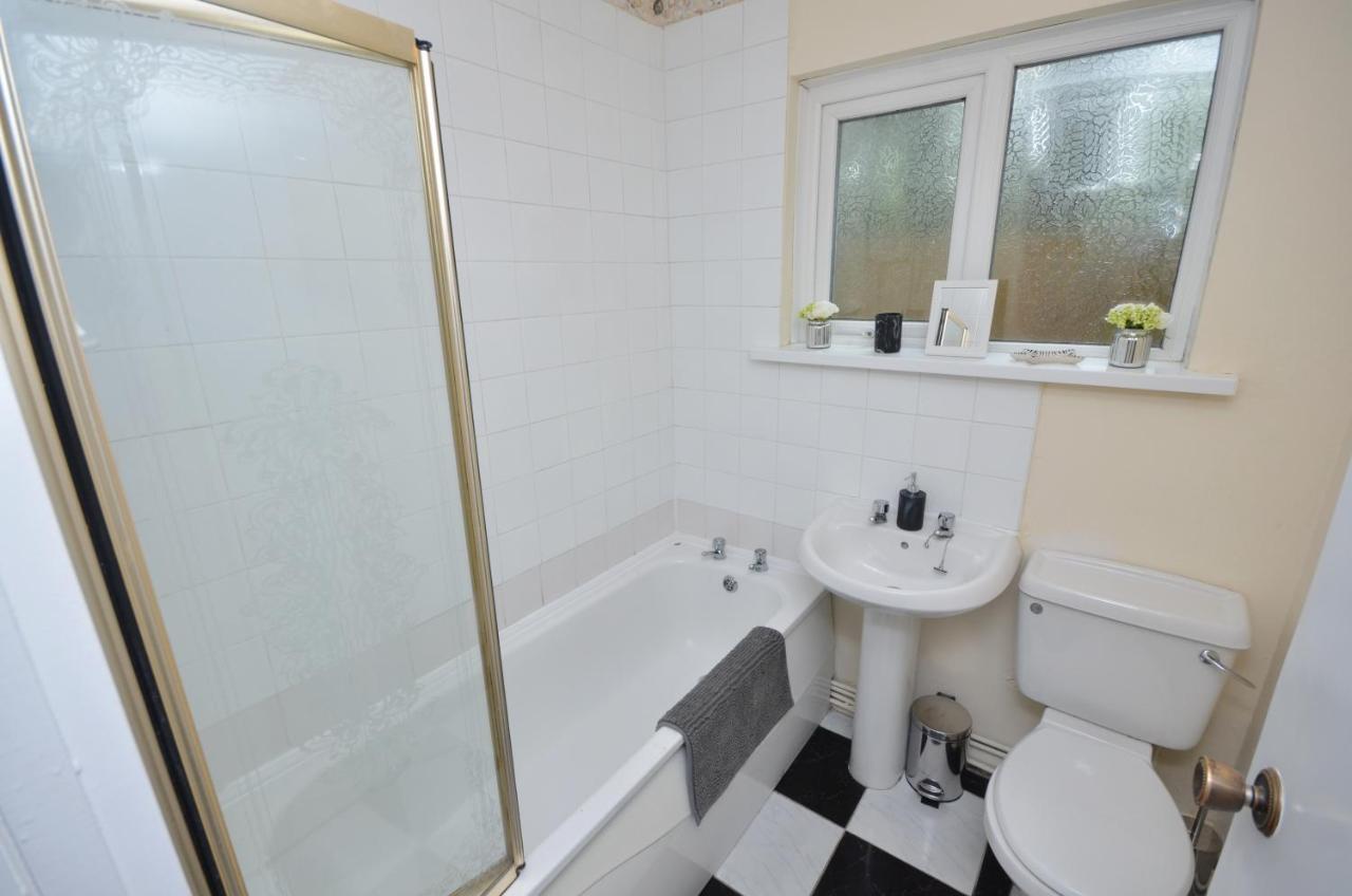 Bright Stylish 2 Bedroom Garden Apartment South Belfast Close To Everything Екстериор снимка