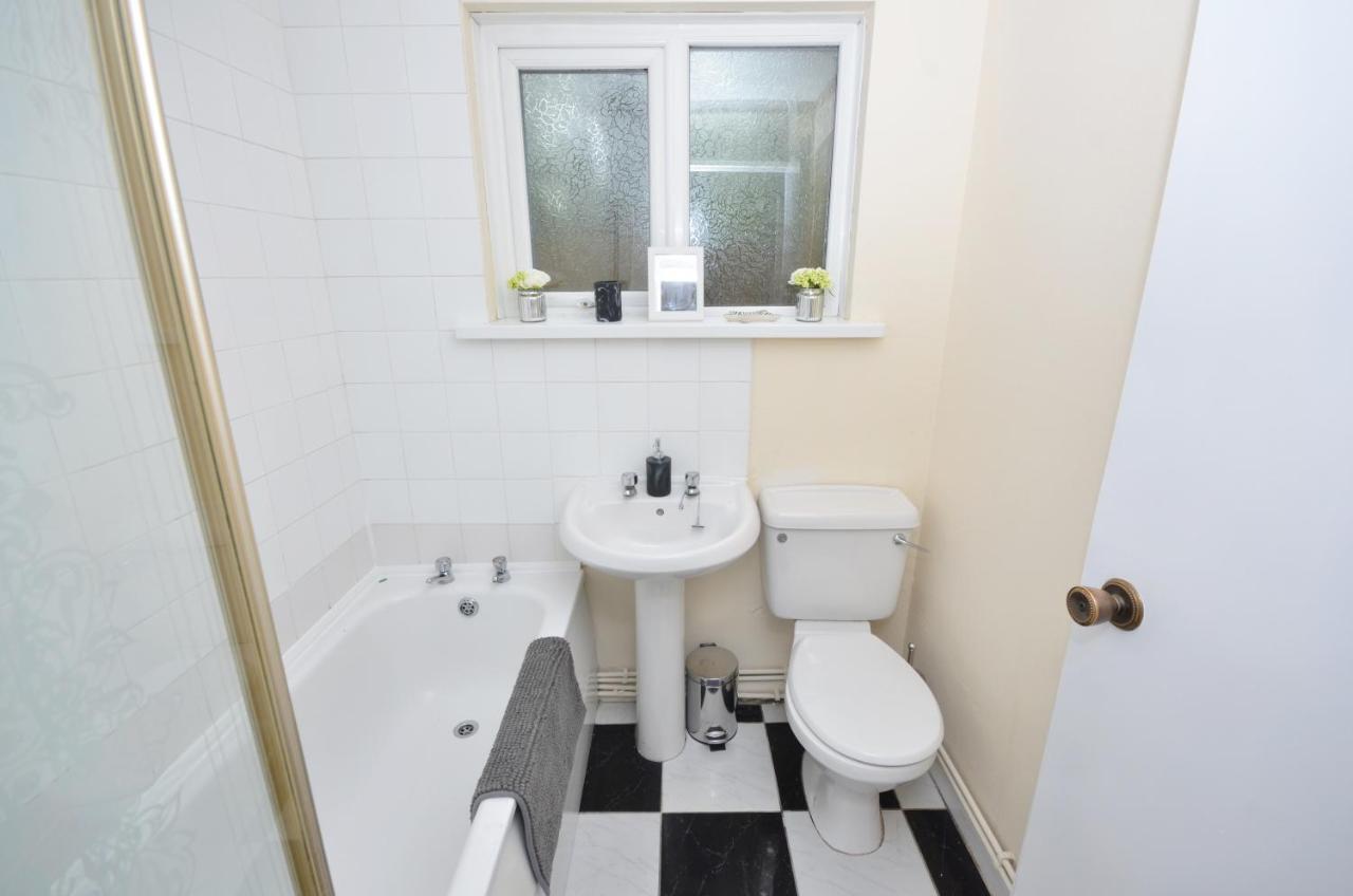 Bright Stylish 2 Bedroom Garden Apartment South Belfast Close To Everything Екстериор снимка